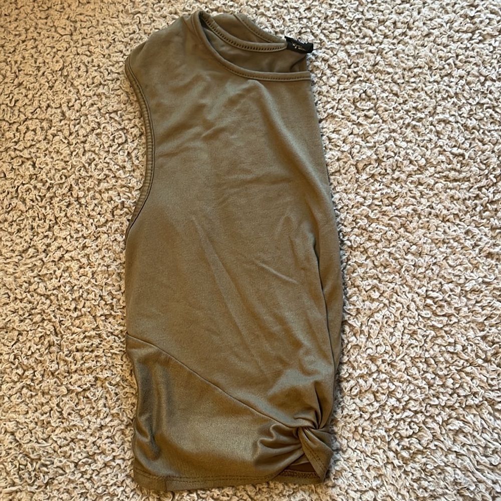 Size: medium - Picture 2 of 3